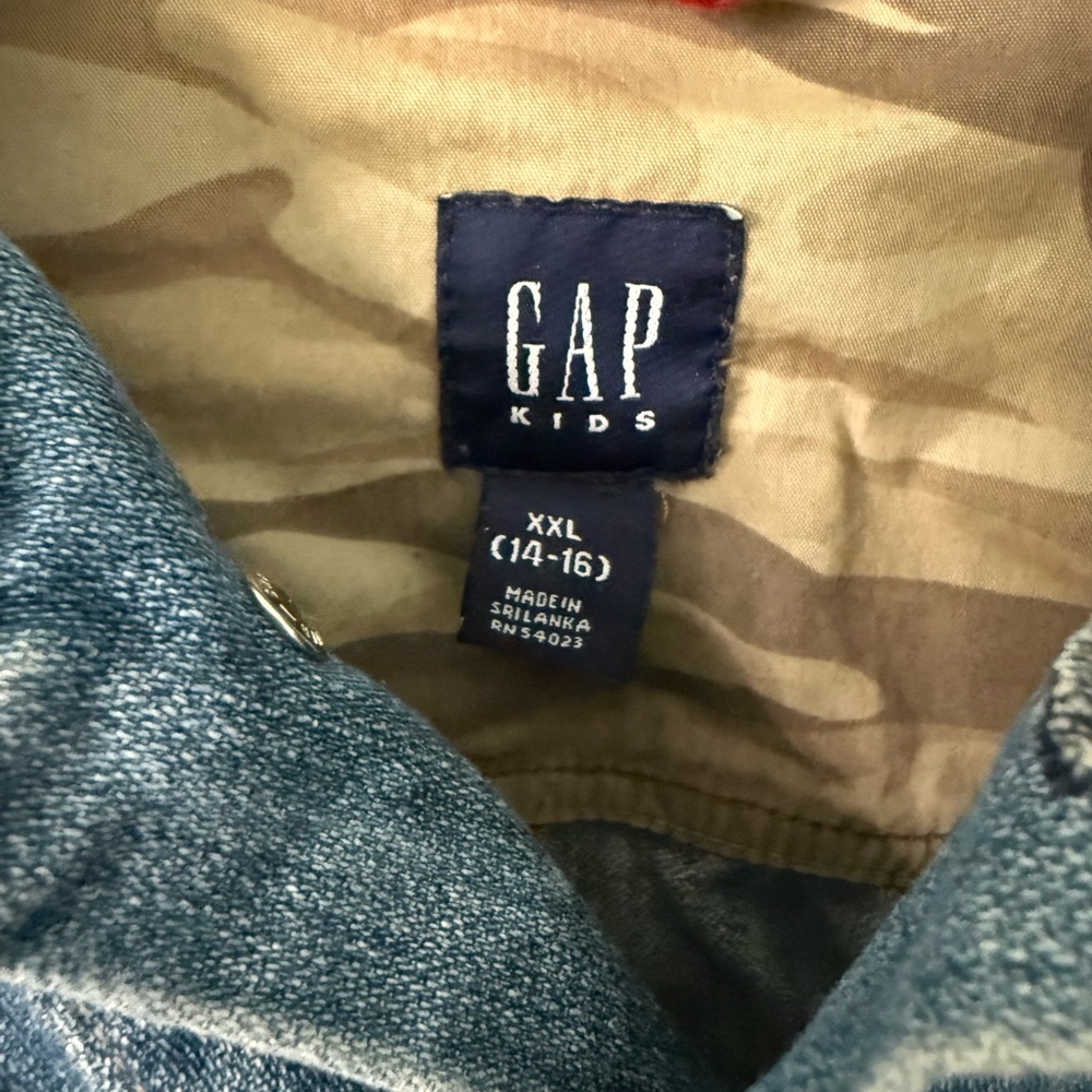 Vintage GAP Kids Light Blue Denim Jacket with neutral Camo lining Sz 14/16 - Picture 4 of 7